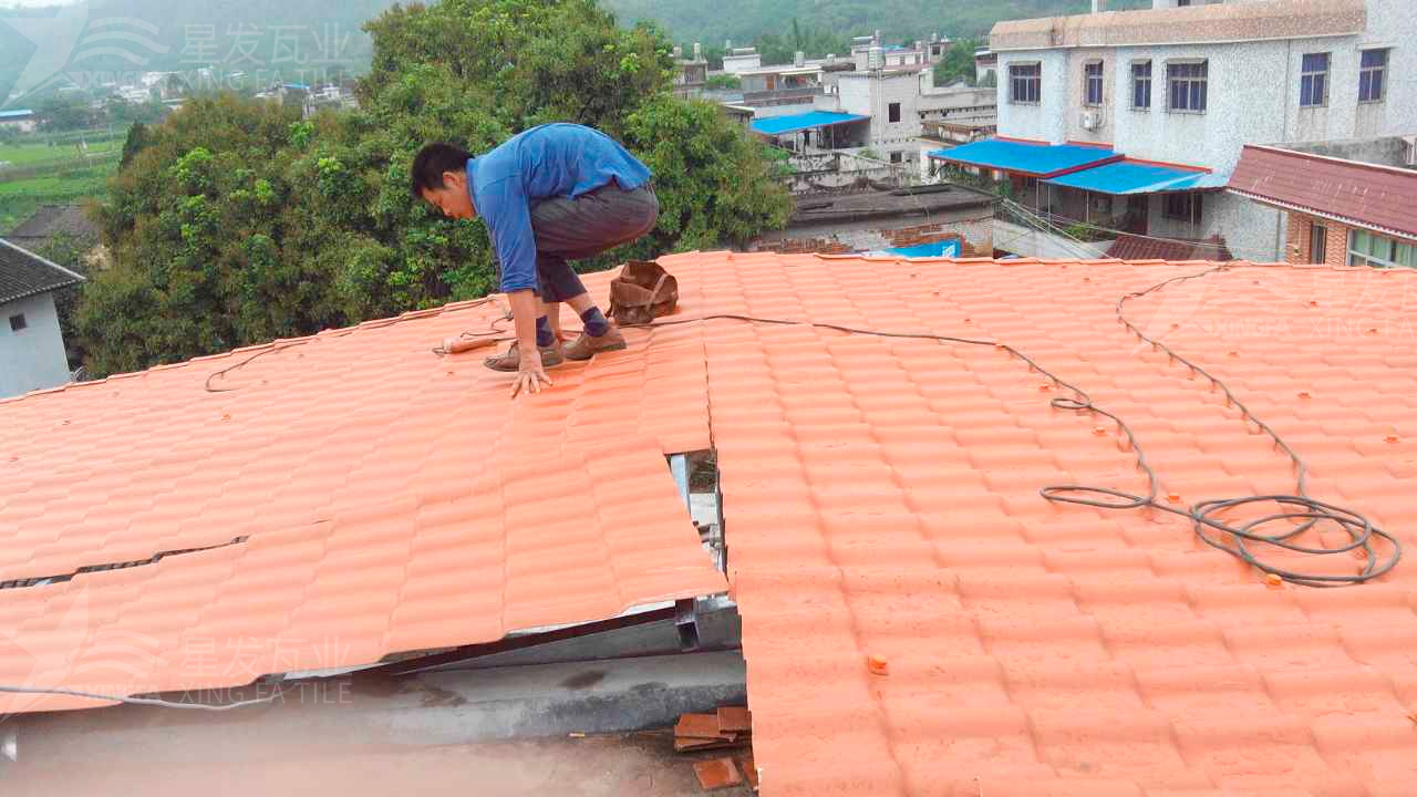 泸州屋顶铺设安装合成树脂瓦时，牢牢记住这3点，就不怕屋顶出问题！